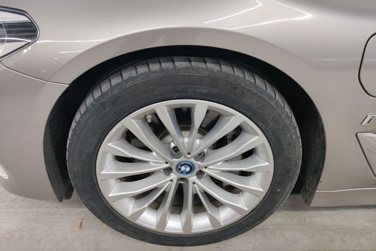 BMW 5 Series New Energy 2019 image de voiture #4