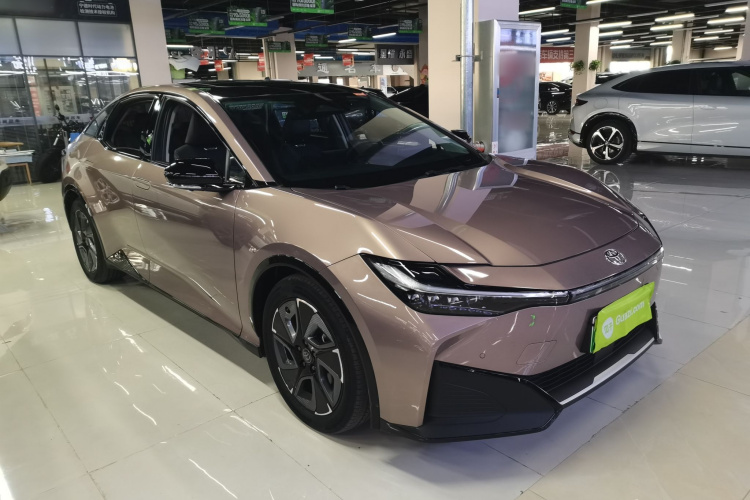 Toyota bZ3 2023 immagine di auto #4