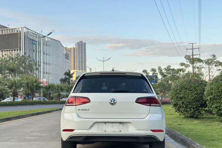 Volkswagen Golf New Energy (Imported) 2018 صورة سيارة #4