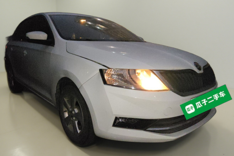 Skoda Rapid Spaceback 2018 immagine di auto #4