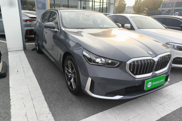 BMW i5 2025 car image #4