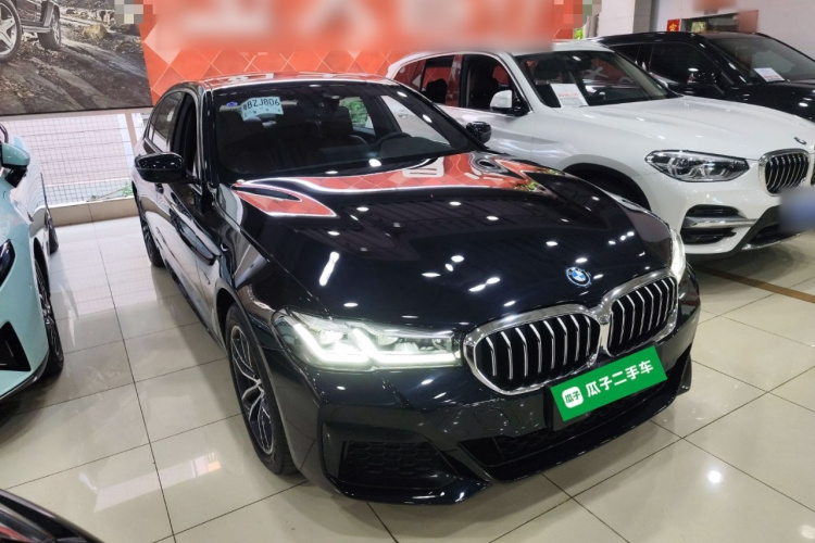BMW 5 Series New Energy 2023 immagine di auto #4