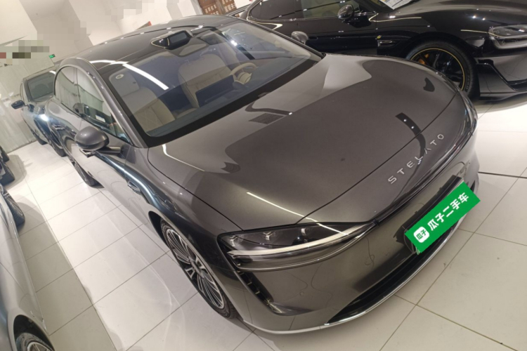 HongQi 2024 car image #4
