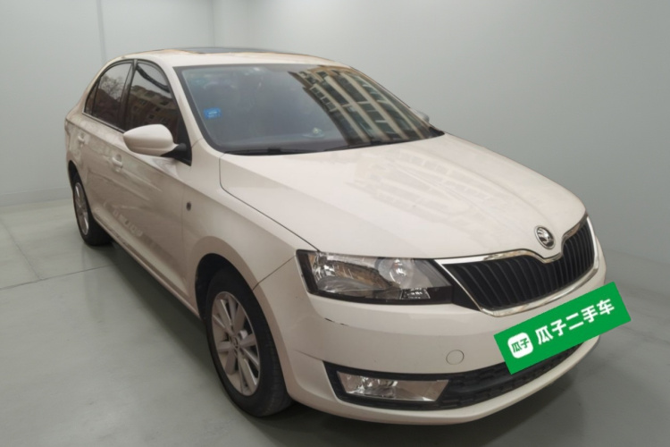 Skoda Rapid 2016 imagen de coche #4