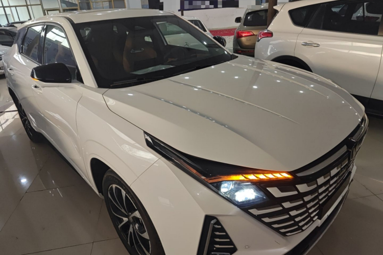 Changan UNI-Z PHEV 2025 #4 Changan UNI-Z PHEV 2025 immagine di auto #4