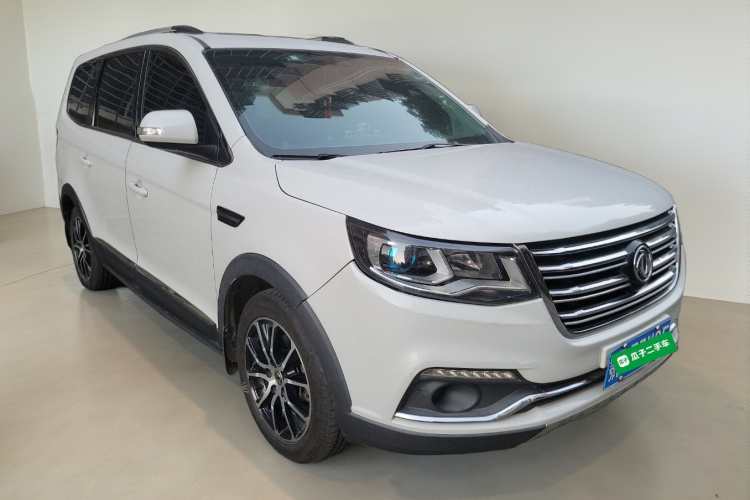 Forthing SX6 2016 #4 Forthing SX6 2016 car image #4