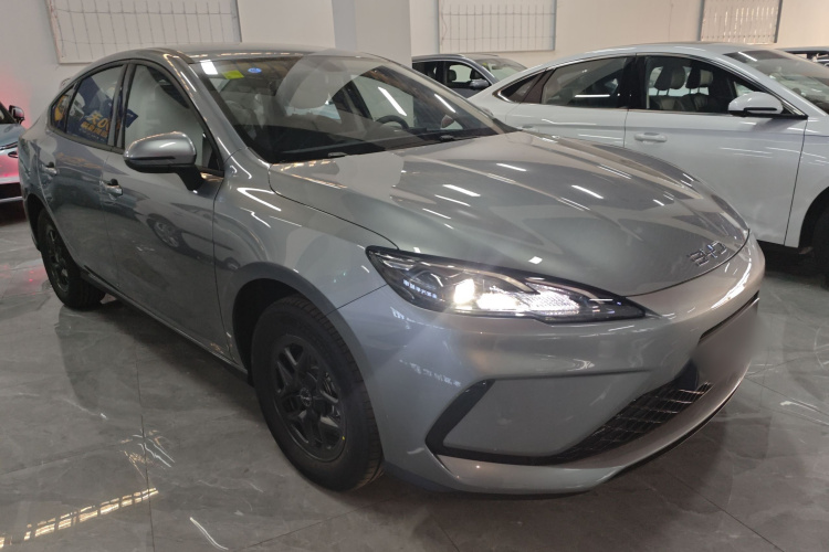 BYD Seal 05 DM-i 2025 car image #4