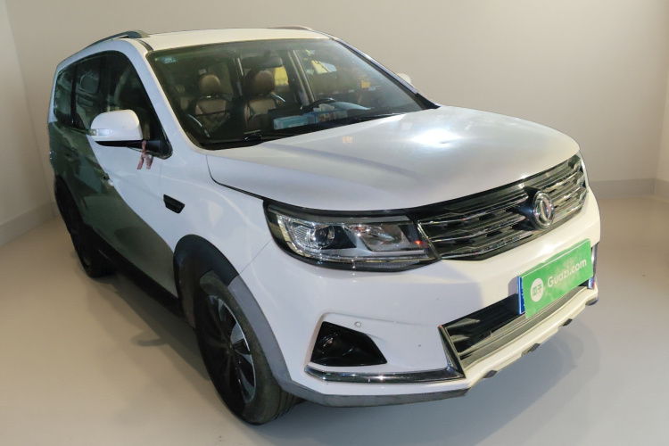 Forthing JOYEAR X6 2017 car image #4