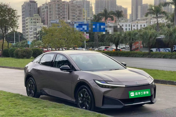 Toyota bZ3 2023 immagine di auto #4