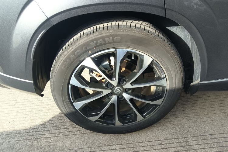 Changan UNI-Z PHEV 2024 car image #4