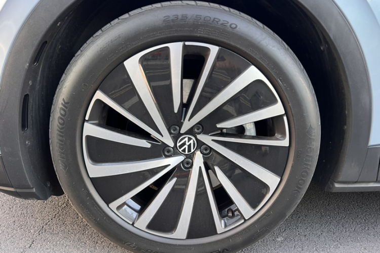 Volkswagen ID.4 X 2022 car image #4