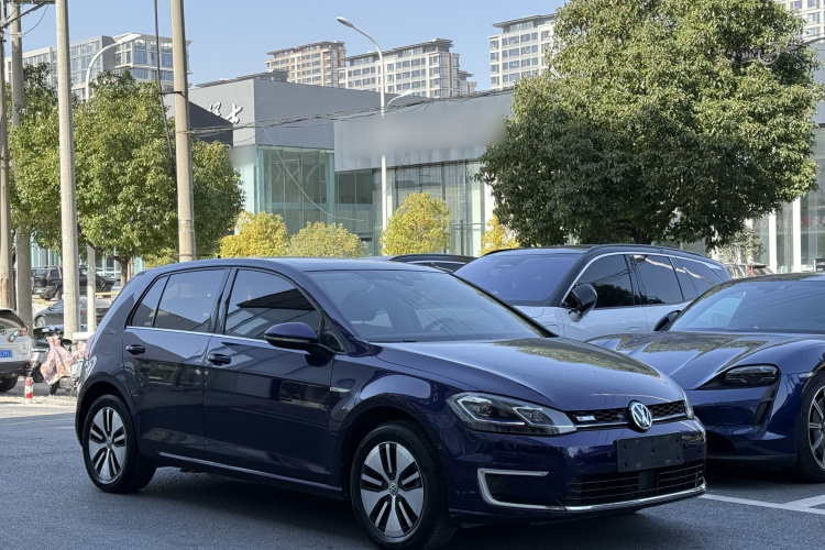 Volkswagen Golf Pure Electric 2020 #4 Volkswagen Golf Pure Electric 2020 car image #4