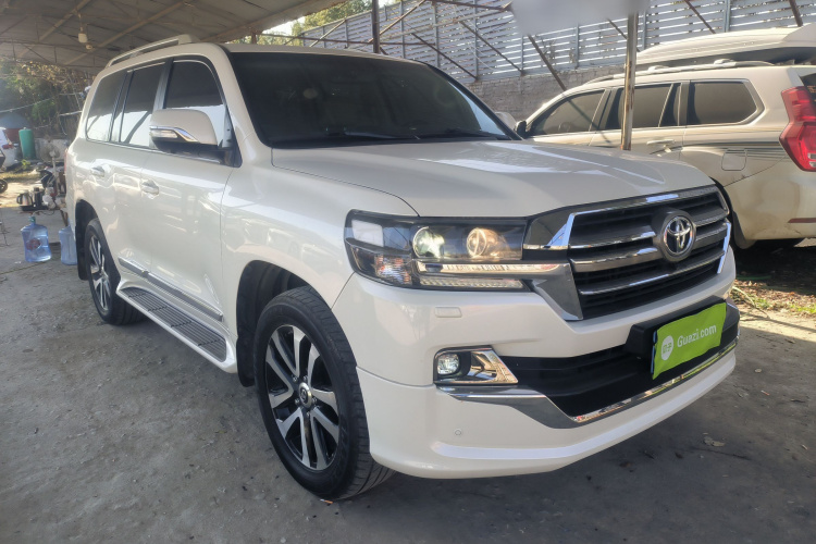 Toyota 2020 صورة سيارة #4
