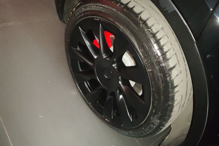 Tesla Model Y 2021 #4 Tesla Model Y 2021 car image #4