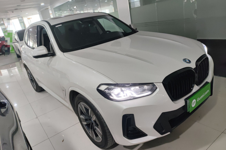 BMW iX3 2023 immagine di auto #4