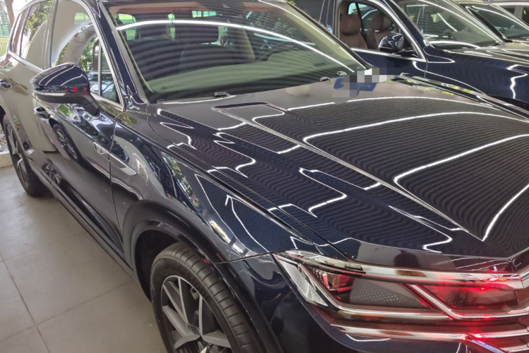 Volkswagen Touareg 2022 car image #4