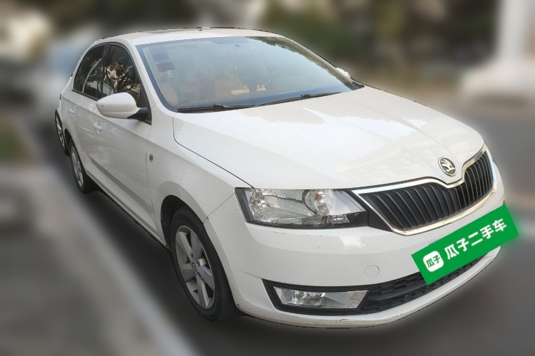 Skoda Rapid 2015 #4 Skoda Rapid 2015 car image #4