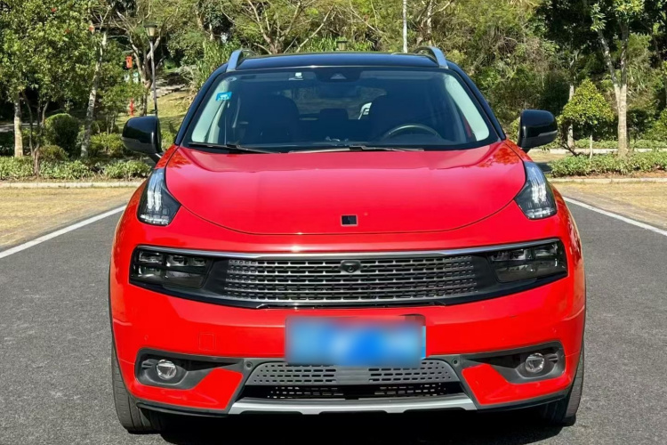 Lynk & Co 01 2018 #4 Lynk & Co 01 2018 car image #4
