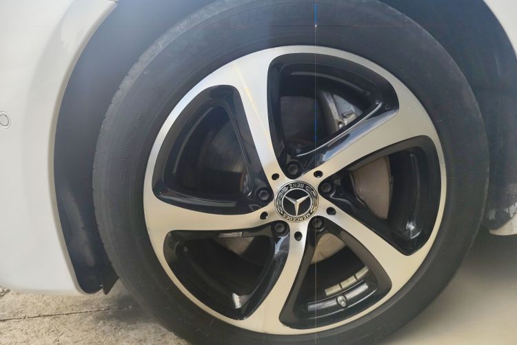 Mercedes-Benz E Class 2018 immagine di auto #4