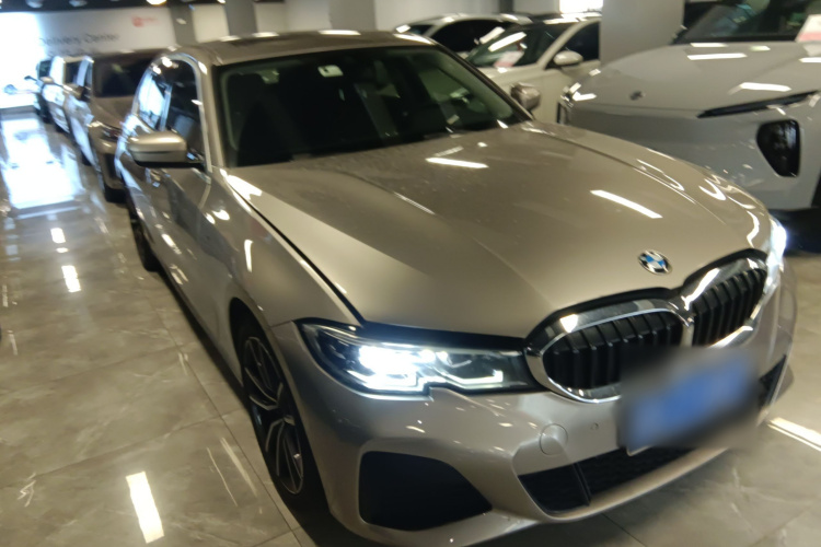 BMW 3 Series 2021 car image #4