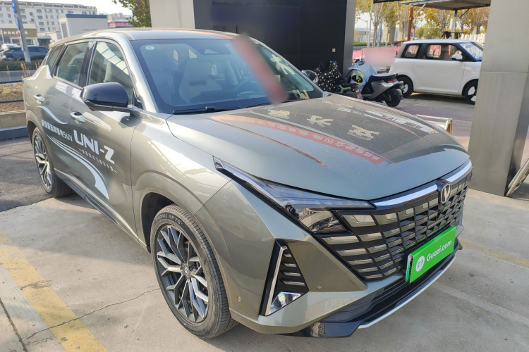 Changan UNI-Z PHEV 2024 car image #4
