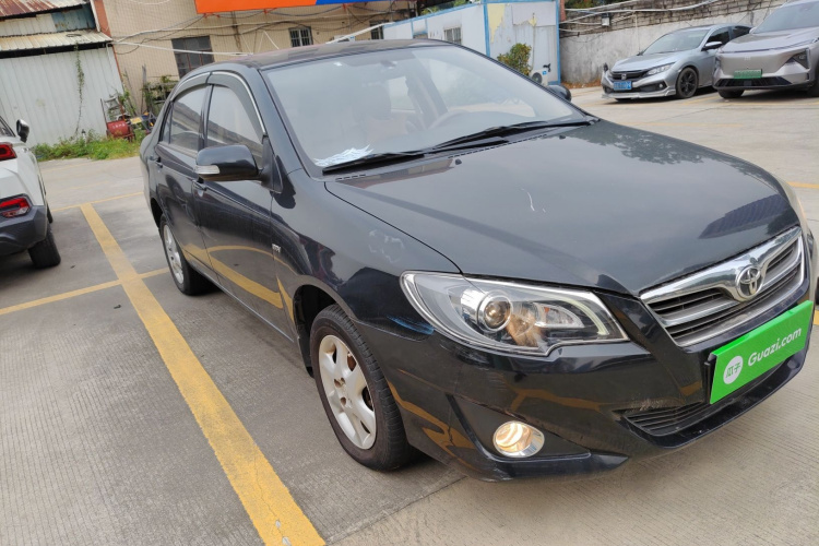 Toyota Corolla (Classic) 2015 #4 Toyota Corolla (Classic) 2015 immagine di auto #4