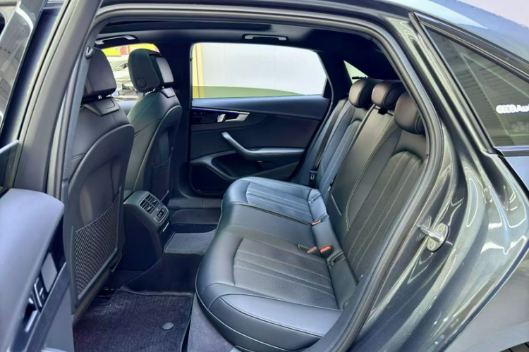 Audi A4L 2024 car image #4