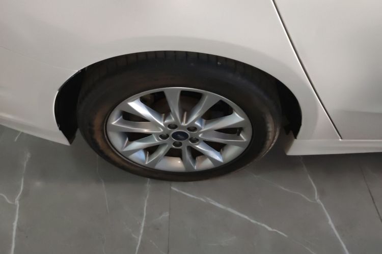 Ford Mondeo 2017 car image #4