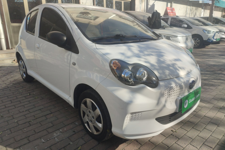 BYD e1 2019 car image #4
