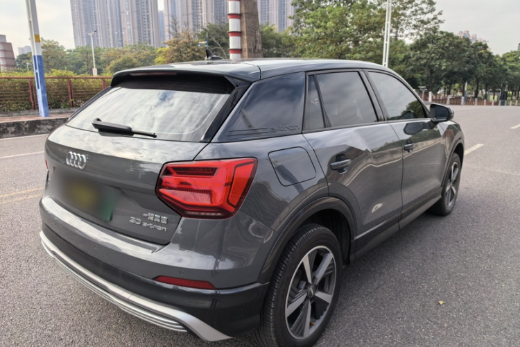 Q2L e-tron 2021 car image #4