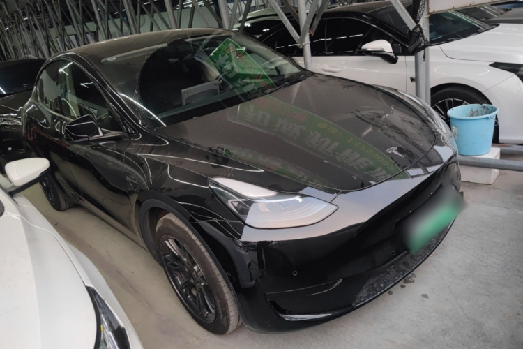 Tesla Model Y 2023 car image #4