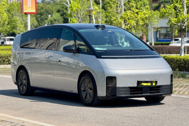 理想汽车 理想MEGA 2024 汽车图片 #4