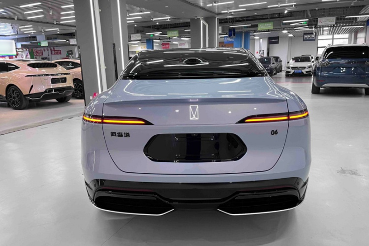 阿维塔 阿维塔06 2025 汽车图片 #4