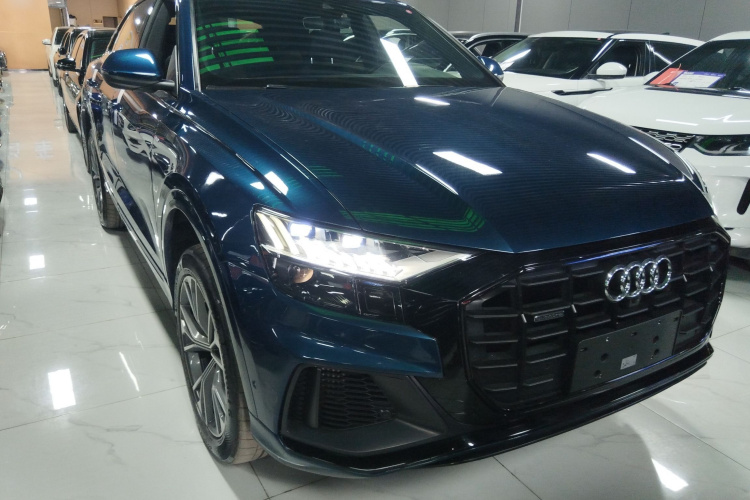 Audi Q8 2021 car image #4