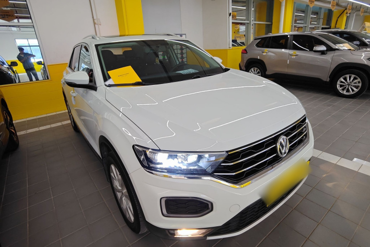 Volkswagen T-Roc 2020 car image #4
