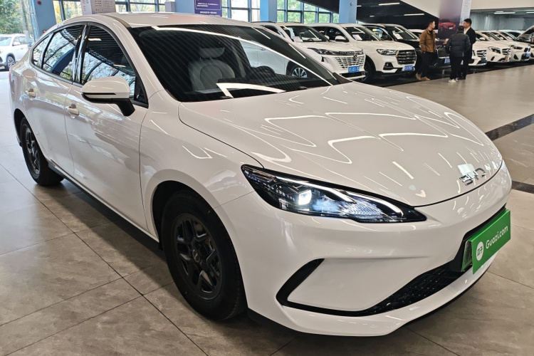 BYD Seal 05 DM-i 2025 #4 BYD Seal 05 DM-i 2025 car image #4