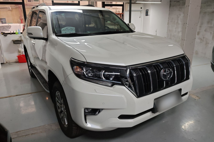 Toyota Land Cruiser Prado 2017 car image #4
