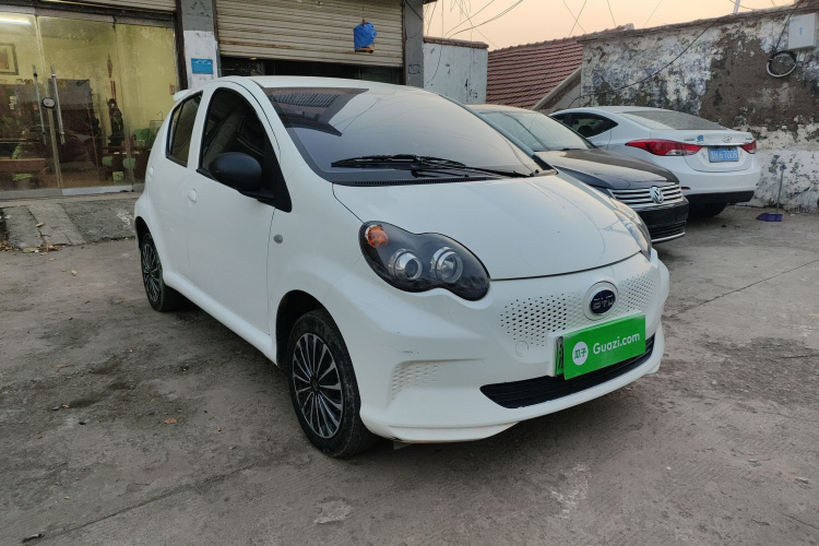 BYD e1 2021 car image #4