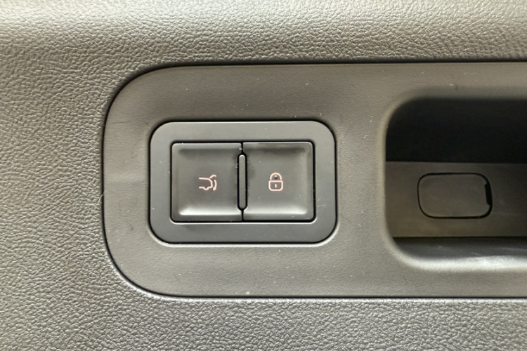 BYD Sea Lion 07 DM-i 2025 car image #4