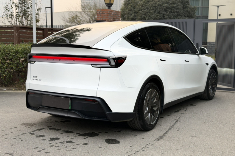 特斯拉 Model Y L 2025 汽车图片 #4