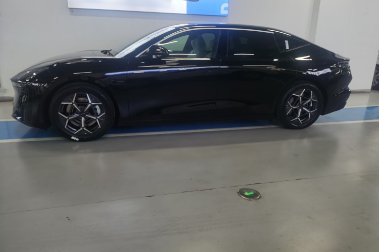 Lynk & Co #4 Lynk & Co immagine di auto #4