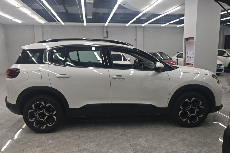 Citroen C5 AIRCROSS car image #4