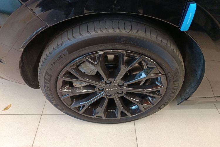 极氪 极氪007 2024 汽车图片 #4