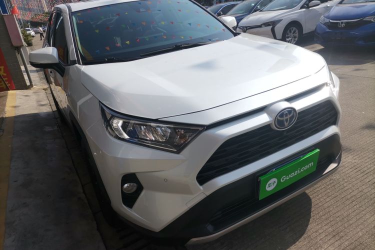 Toyota RAV4 2022 car image #4