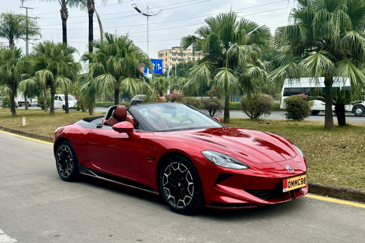 MG Cyberster 2023 car image #4