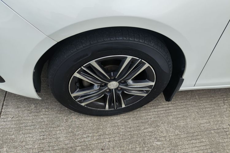 Peugeot 308 2019 car image #4