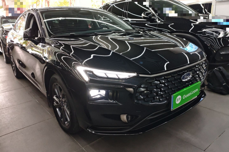 Ford Mondeo 2025 car image #4