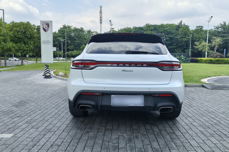2022 car image #4