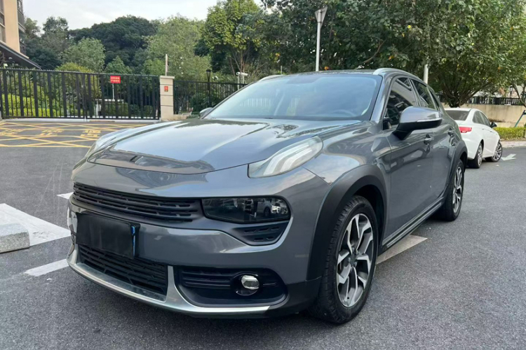 Lynk & Co 02 2019 car image #4