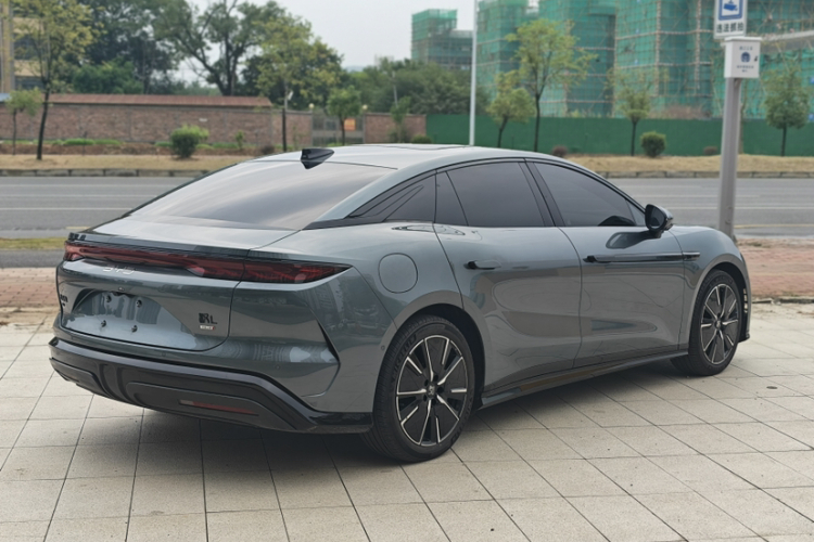 BYD HanL 2025 car image #4